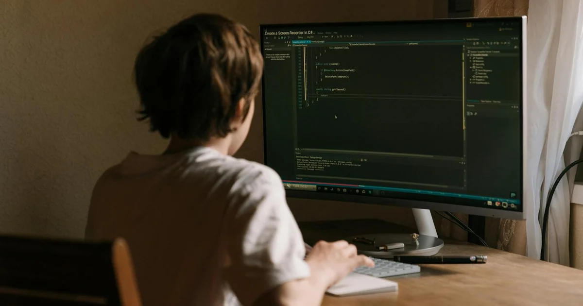 Creer un jeu Roblox : comment initier votre enfant au code avec sa plateforme preferee