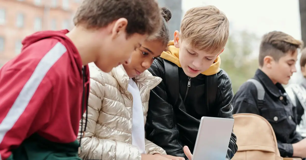 IA et programmation : comment nos enfants travailleront demain